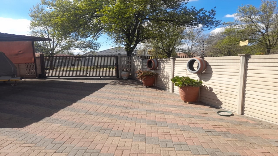 4 Bedroom Property for Sale in Vaalpark Free State